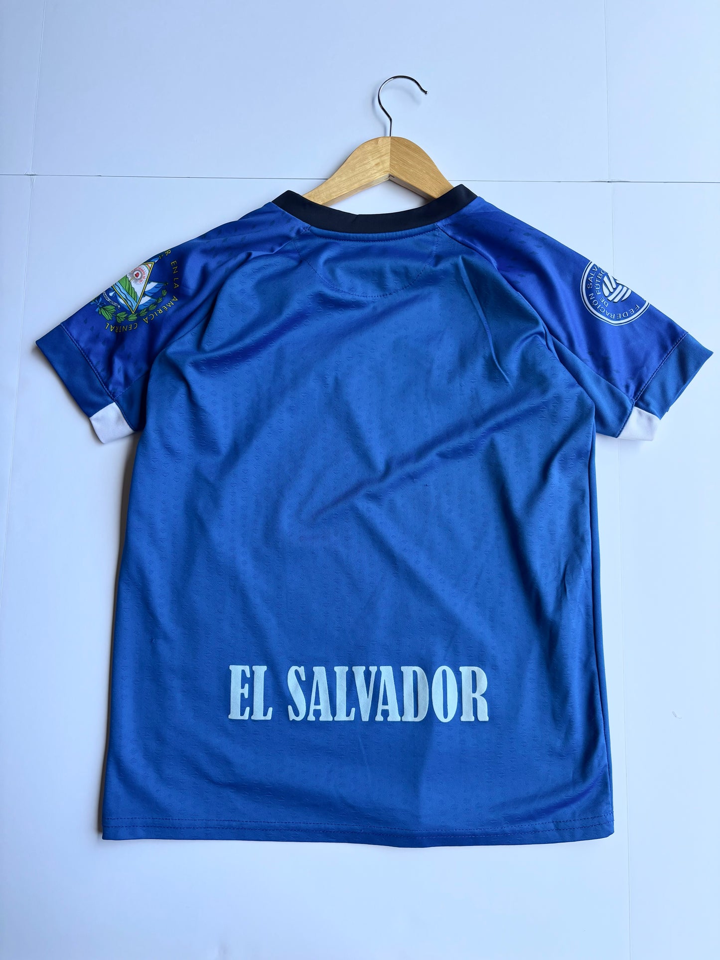 Y2K Umbro El Salvador Soccer Jersey (S)