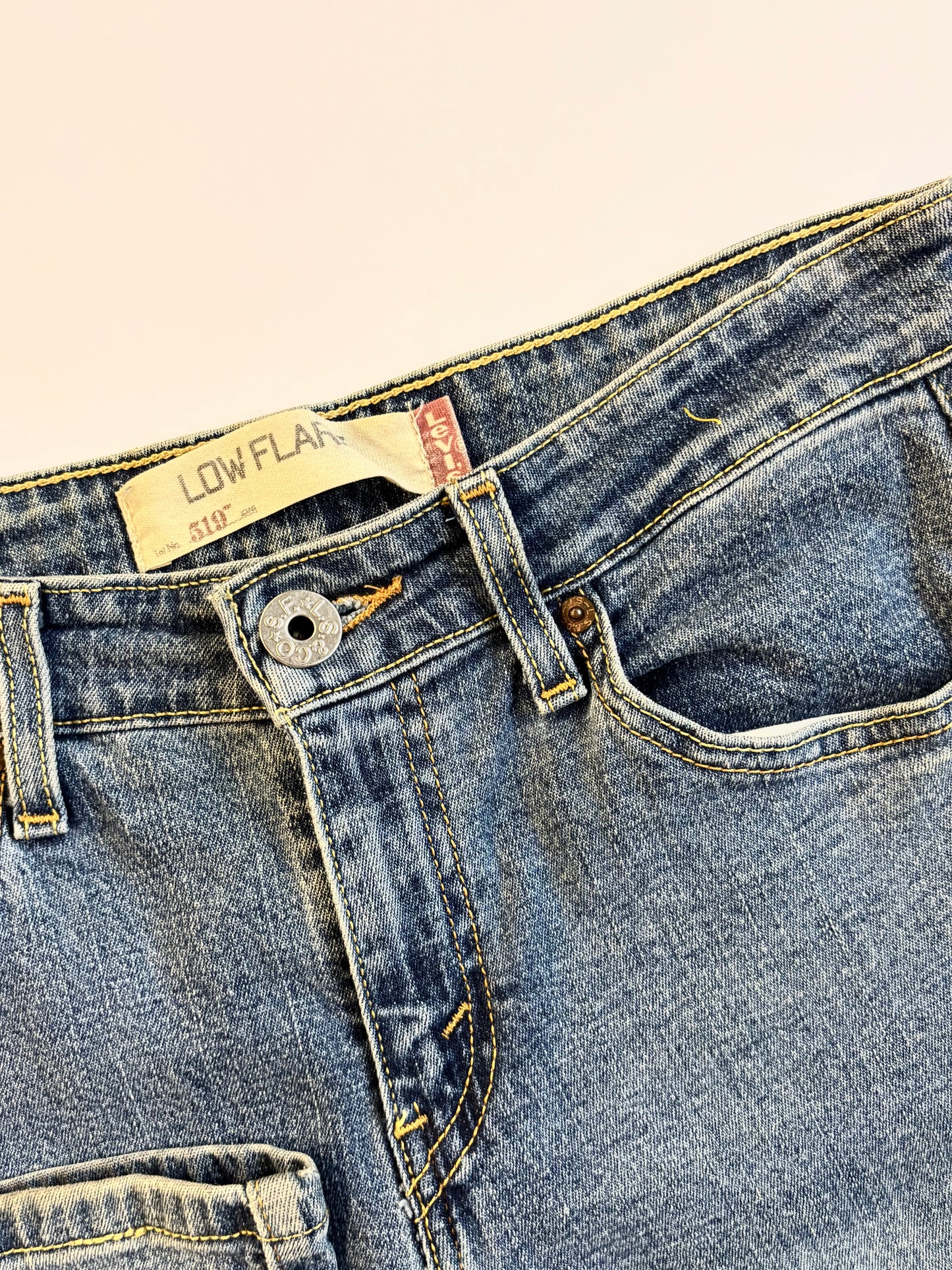 Women’s Vintage Levi Flared Jeans (5/6)