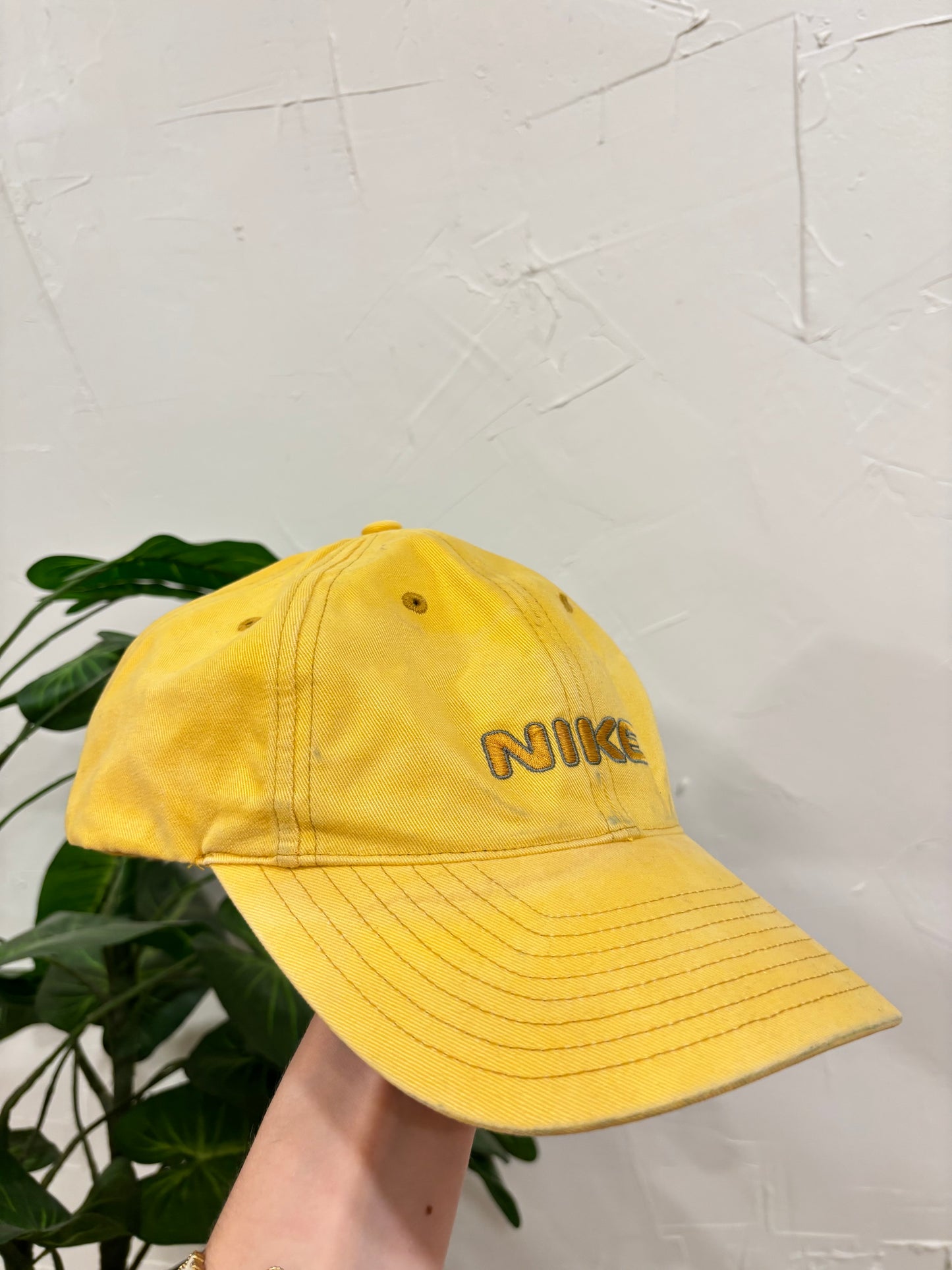 Vintage 00’s Nike Hat