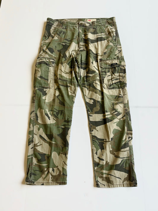 Camo Wrangler Cargo Pants (36”x32”)