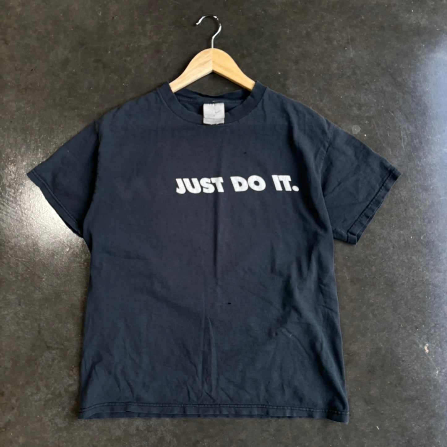 Vintage 00’s Nike Just Do It Tee (M)