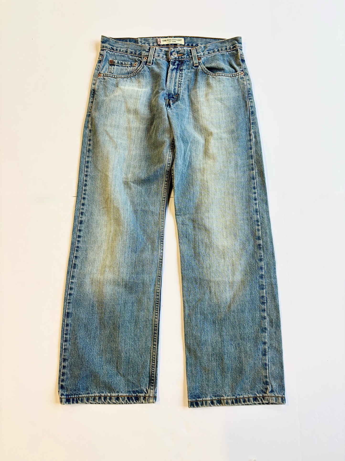 Vintage Levi Low Rise Jeans (32”x30”)