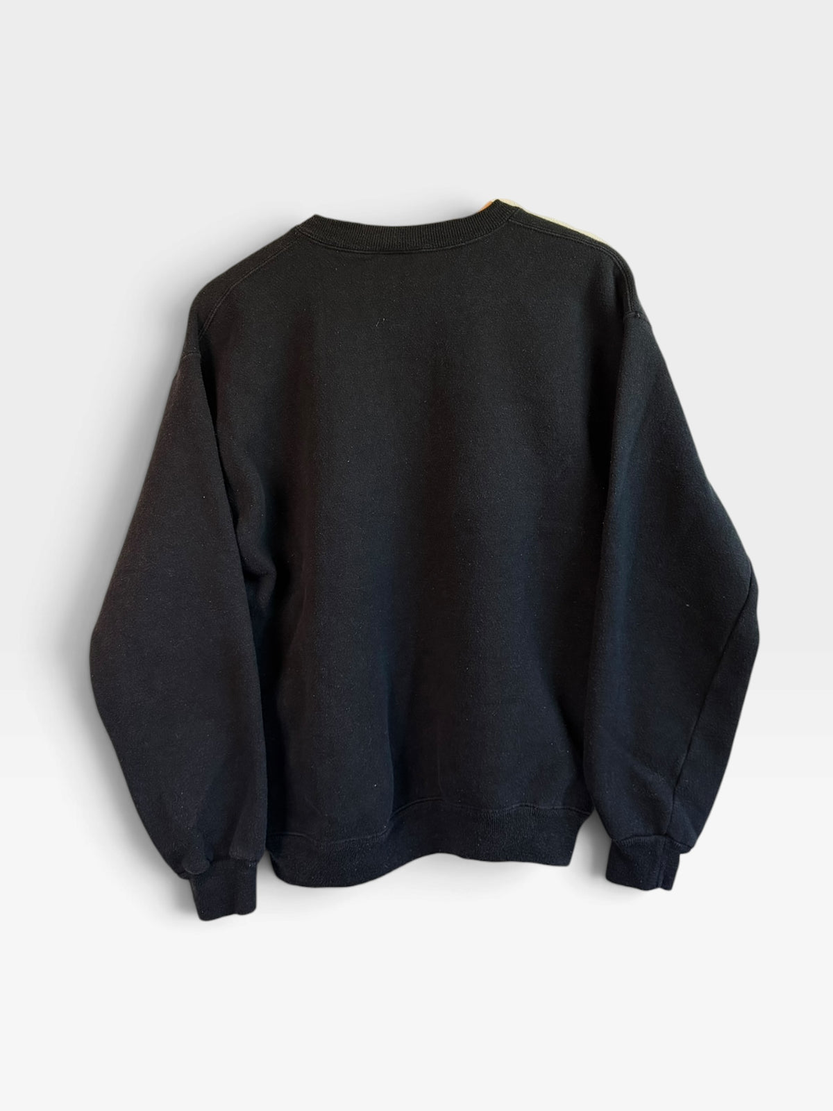 225 Threadz black Hard Rock Cafe Los Angeles crewneck sweatshirt with ribbed cuffs and hem, back view