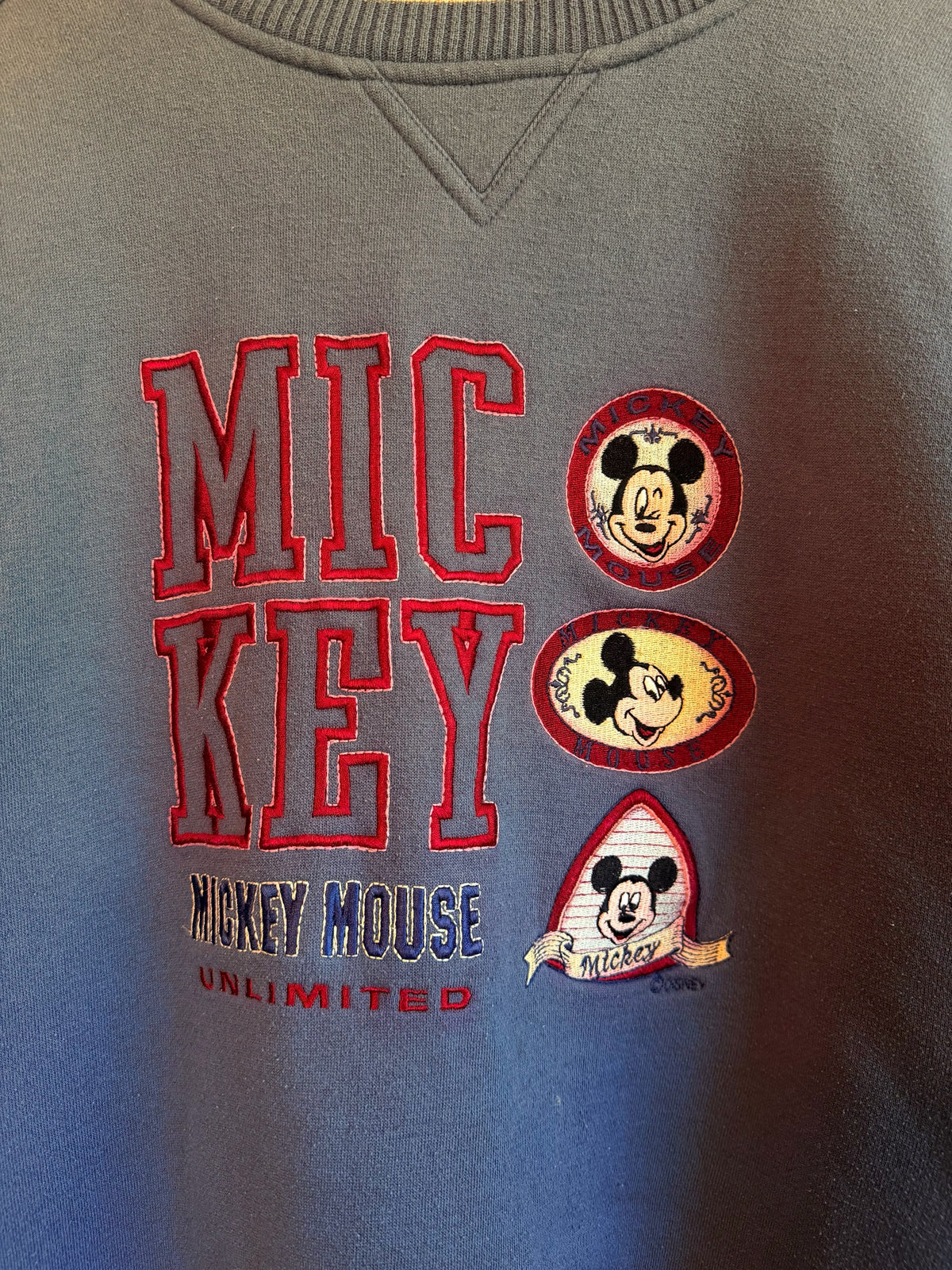 225 Threadz periwinkle blue crewneck sweatshirt featuring vintage embroidered Mickey Mouse graphics and ribbed collar.