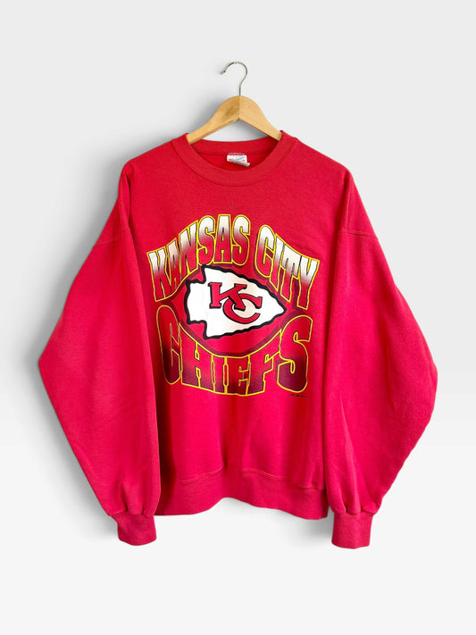 225 Threadz vintage red Kansas City Chiefs crewneck sweatshirt with bold team graphic and ribbed cuffs on a hanger