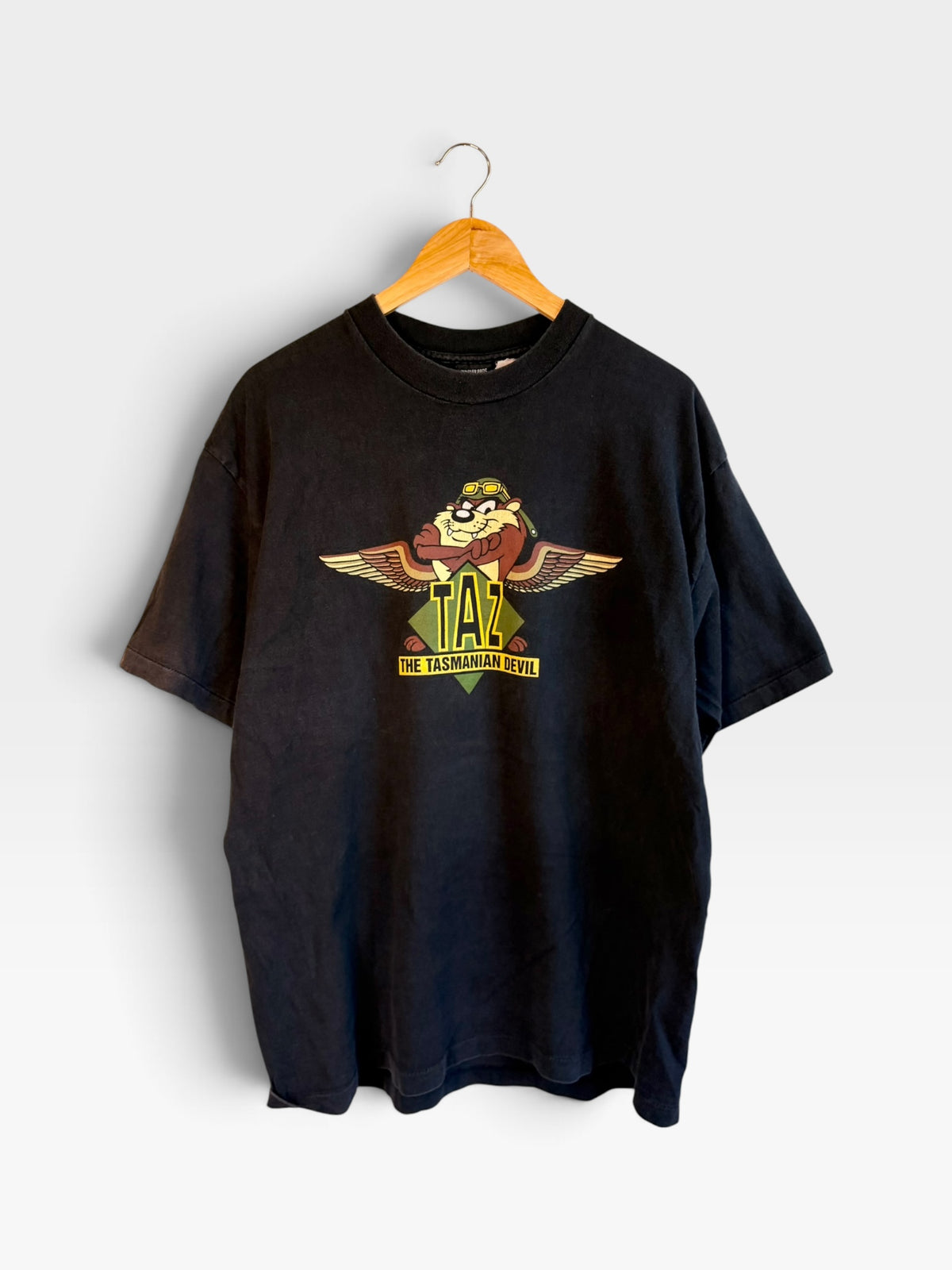 225 Threadz vintage black cotton crewneck t-shirt featuring a Looney Tunes Taz the Tasmanian Devil graphic print.