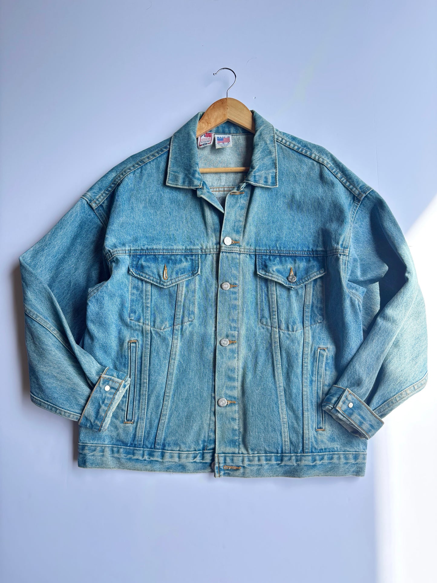 Vintage 90’s Ford Denim Jacket (L)