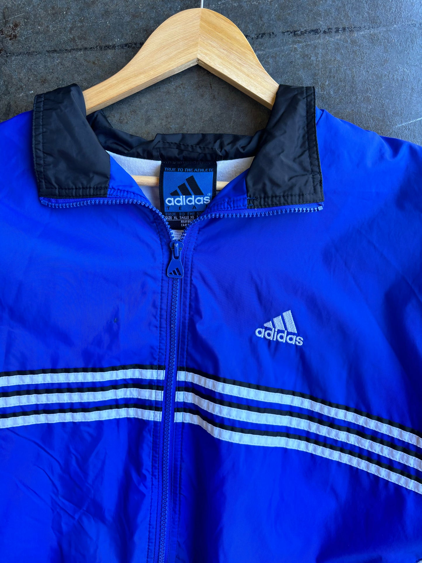 Vintage 90’s Adidas Blue Windbreaker(XL)