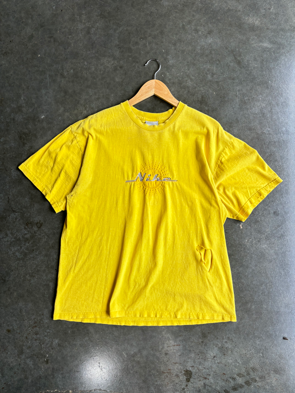 Vintage 00’s Nike Air Distressed Tee (L)