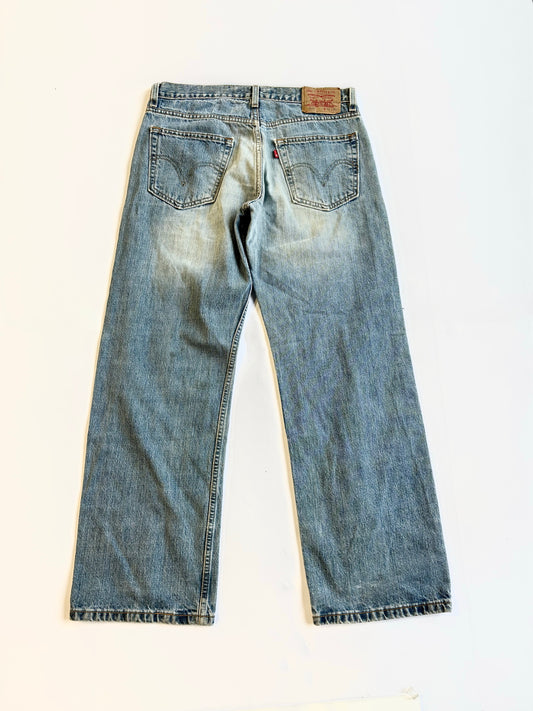 Vintage Levi Low Rise Jeans (32”x30”)