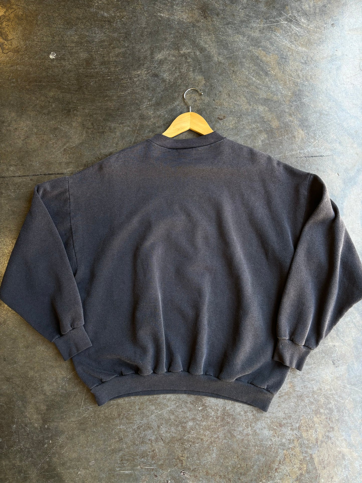 Vintage 1997 Taz Looney Tunes Crewneck (L)