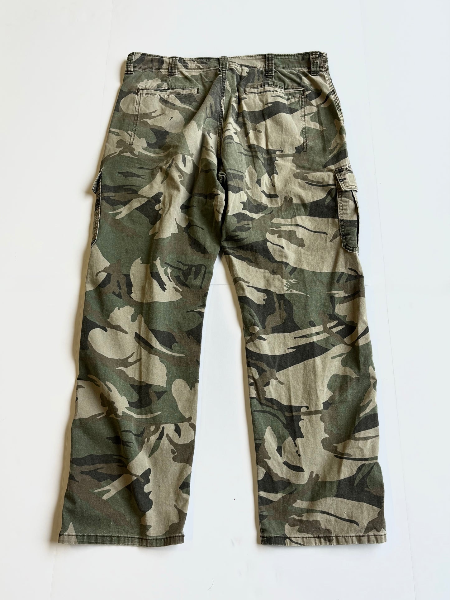 Camo Wrangler Cargo Pants (36”x32”)