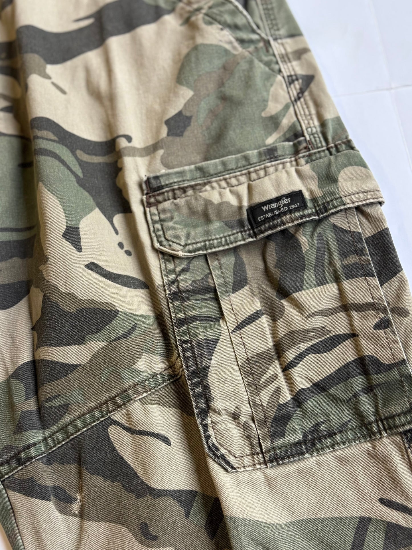 Camo Wrangler Cargo Pants (36”x32”)
