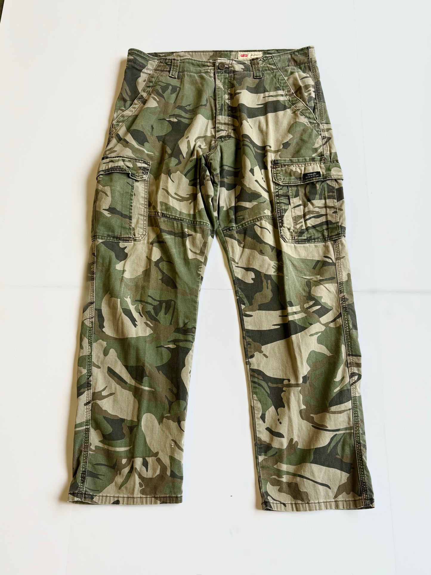 Camo Wrangler Cargo Pants (36”x32”)