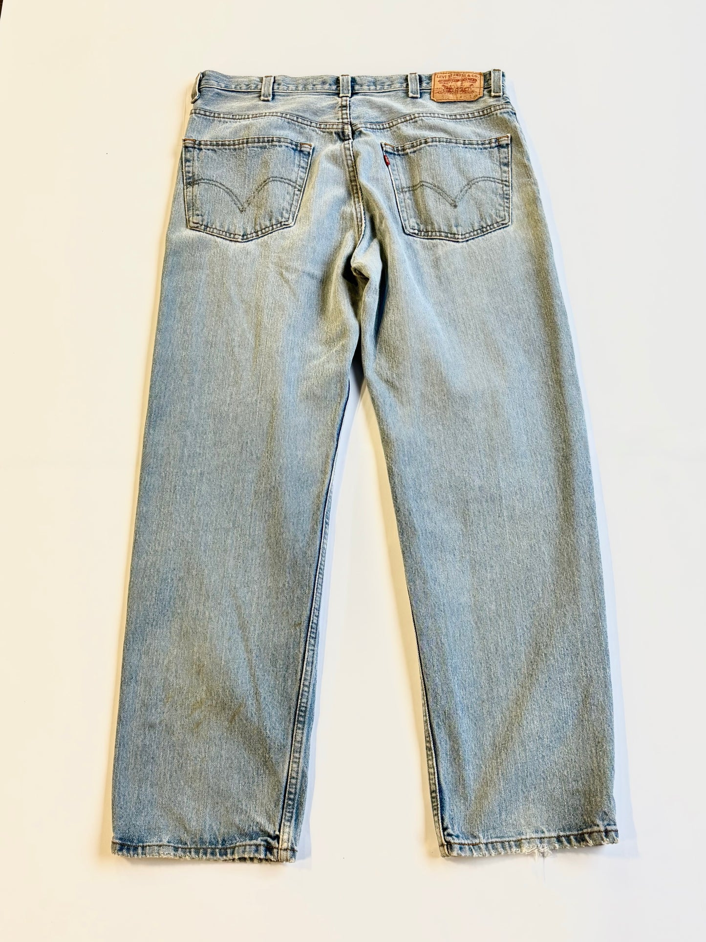 Vintage Levi 550 Jeans (36”x32”)