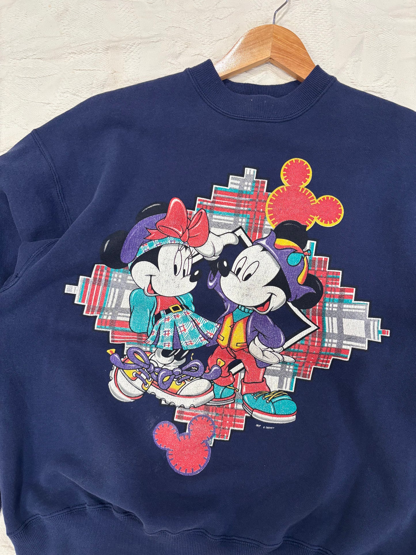 Vintage 90’s Mickey Christmas Crewneck (L)