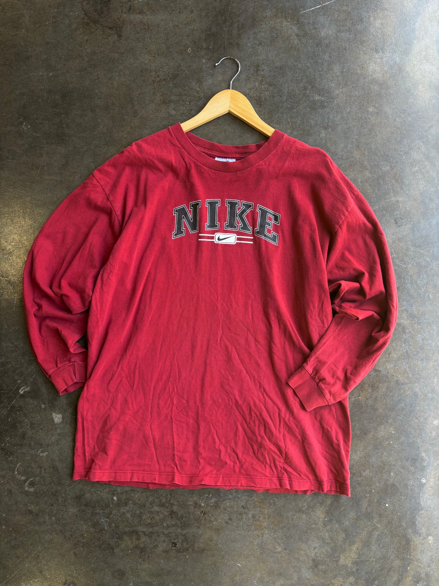 Vintage 90’s Nike Maroon Spellout Longsleeve (L)