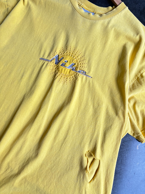 Vintage 00’s Nike Air Distressed Tee (L)